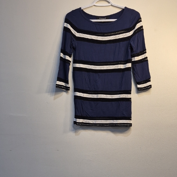 Le Chateau Navy Blue Top - Picture 2 of 5